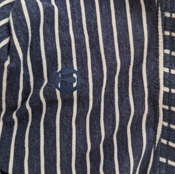 Lululemon tank - Picture 2 of 5